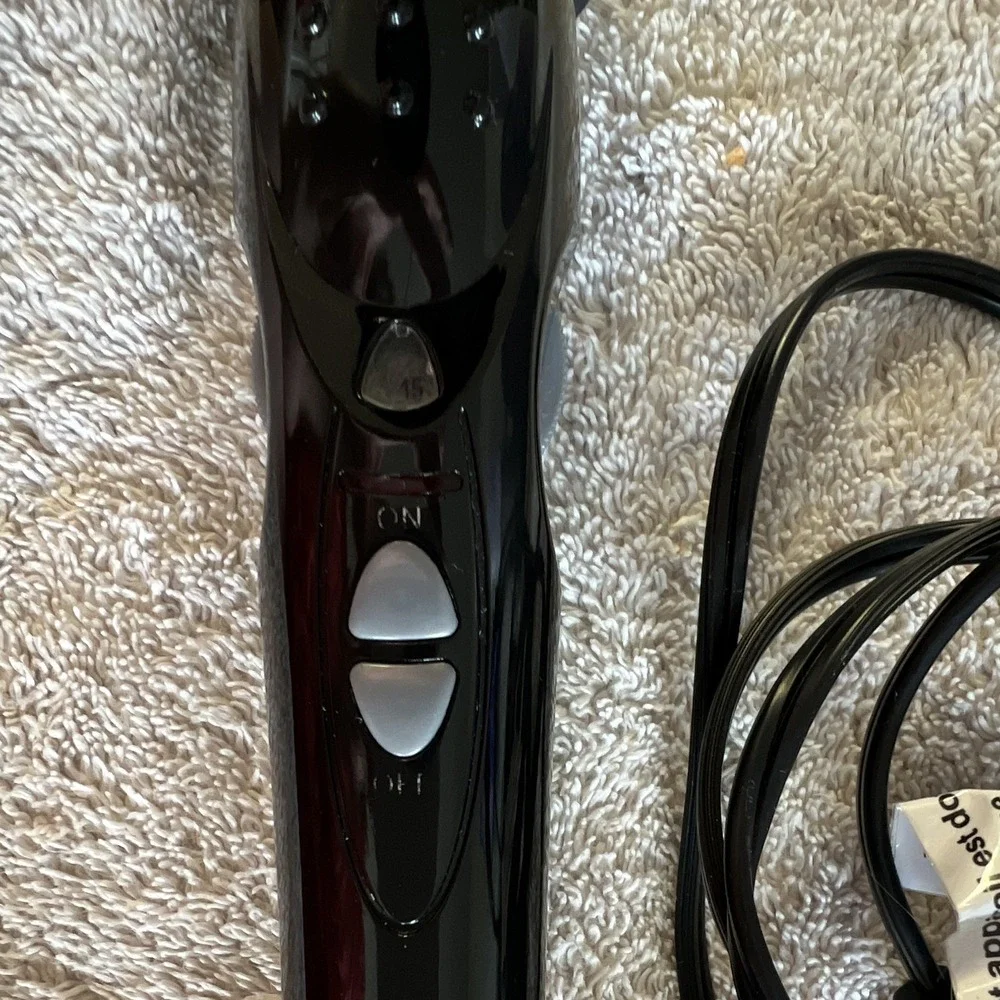 Revlon RVIR1085 1.5 in Ceramic Curling Iron, 30 Heat Settings 400°F Black/Silver